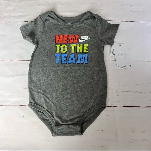 Nike Baby New to the Team Graphic Logo  Two Piece Set  Sz 24M NWT - Picture 8 of 12
